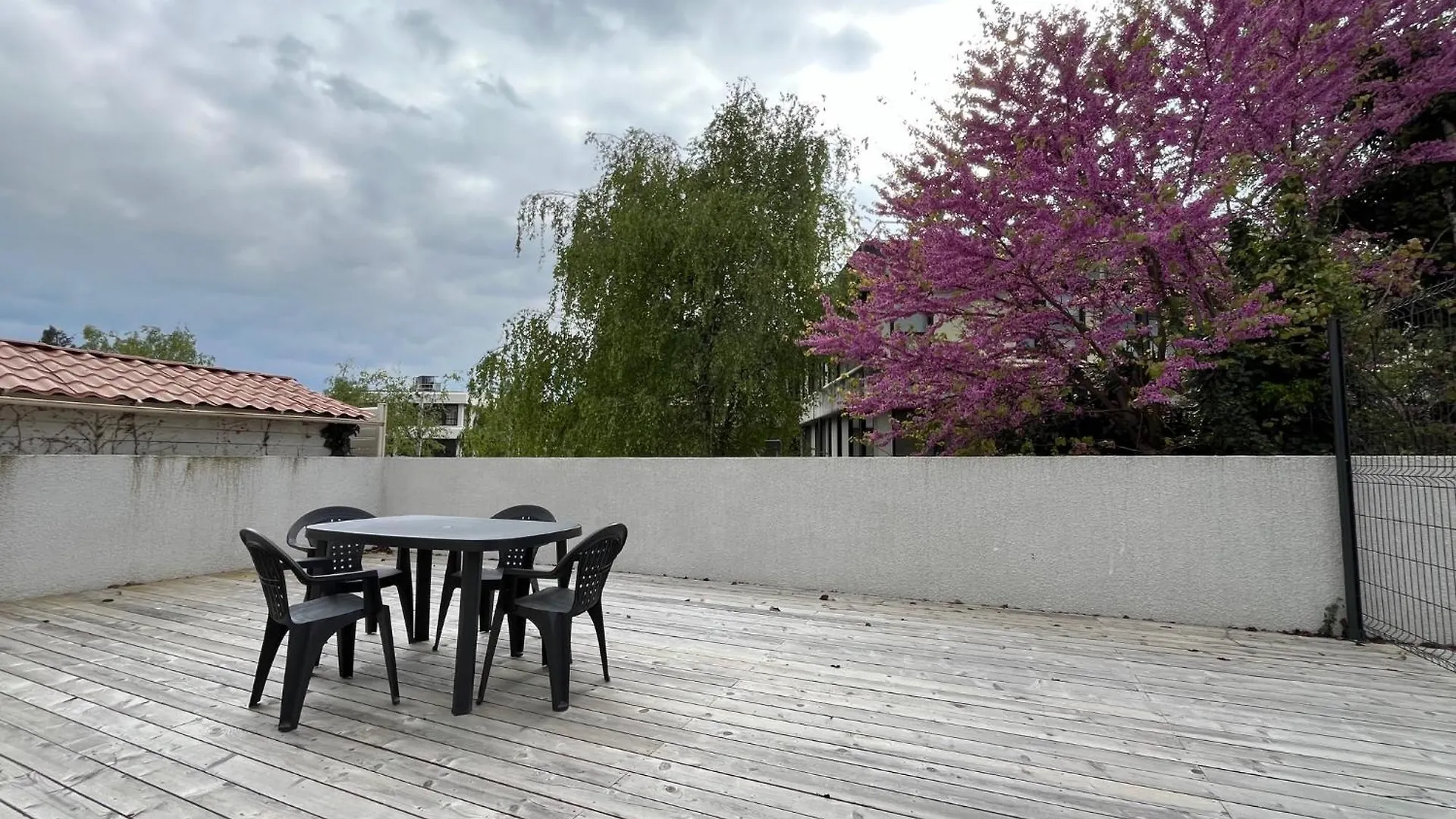 Appartements Proche Chu Saint-Priest-en-Jarez フランス
